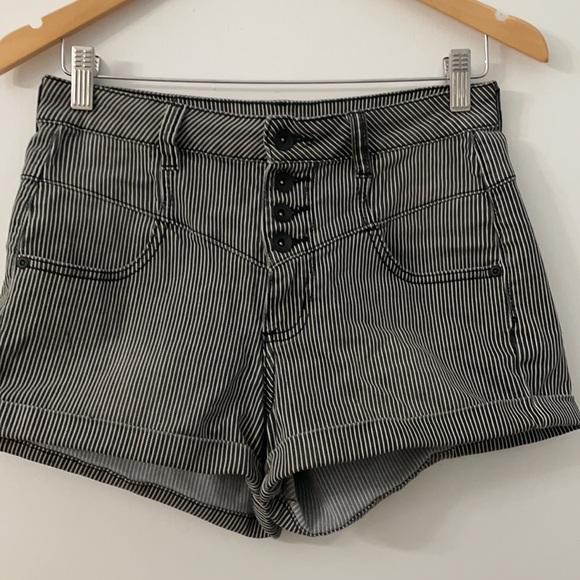 Lovesick Black&White Stripe High Waisted Shorts - Picture 2 of 6